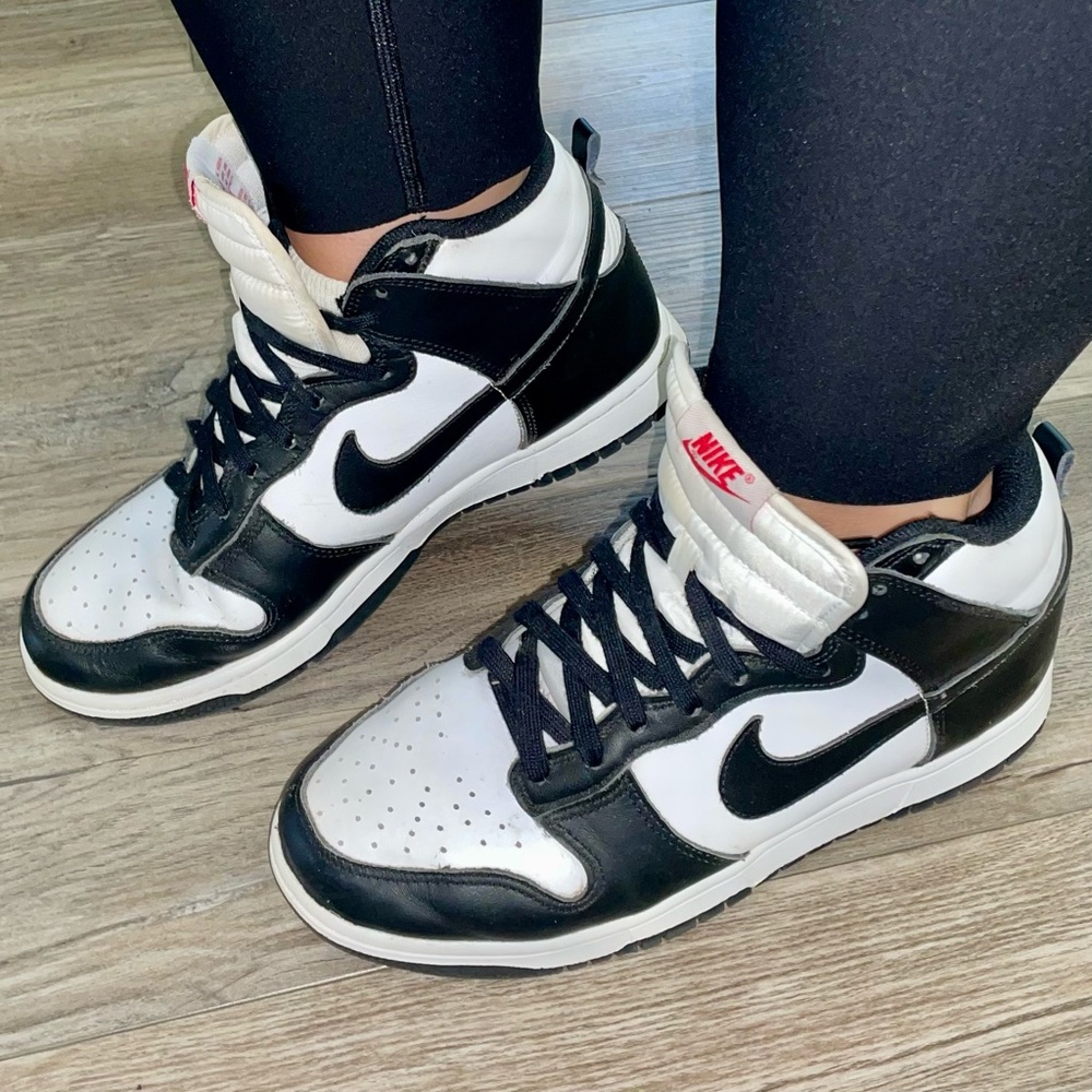 Nike Panda Dunks
